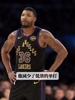 曾经的DPOY，如今的3D悍将，詹姆斯身边从不缺带刀侍卫...